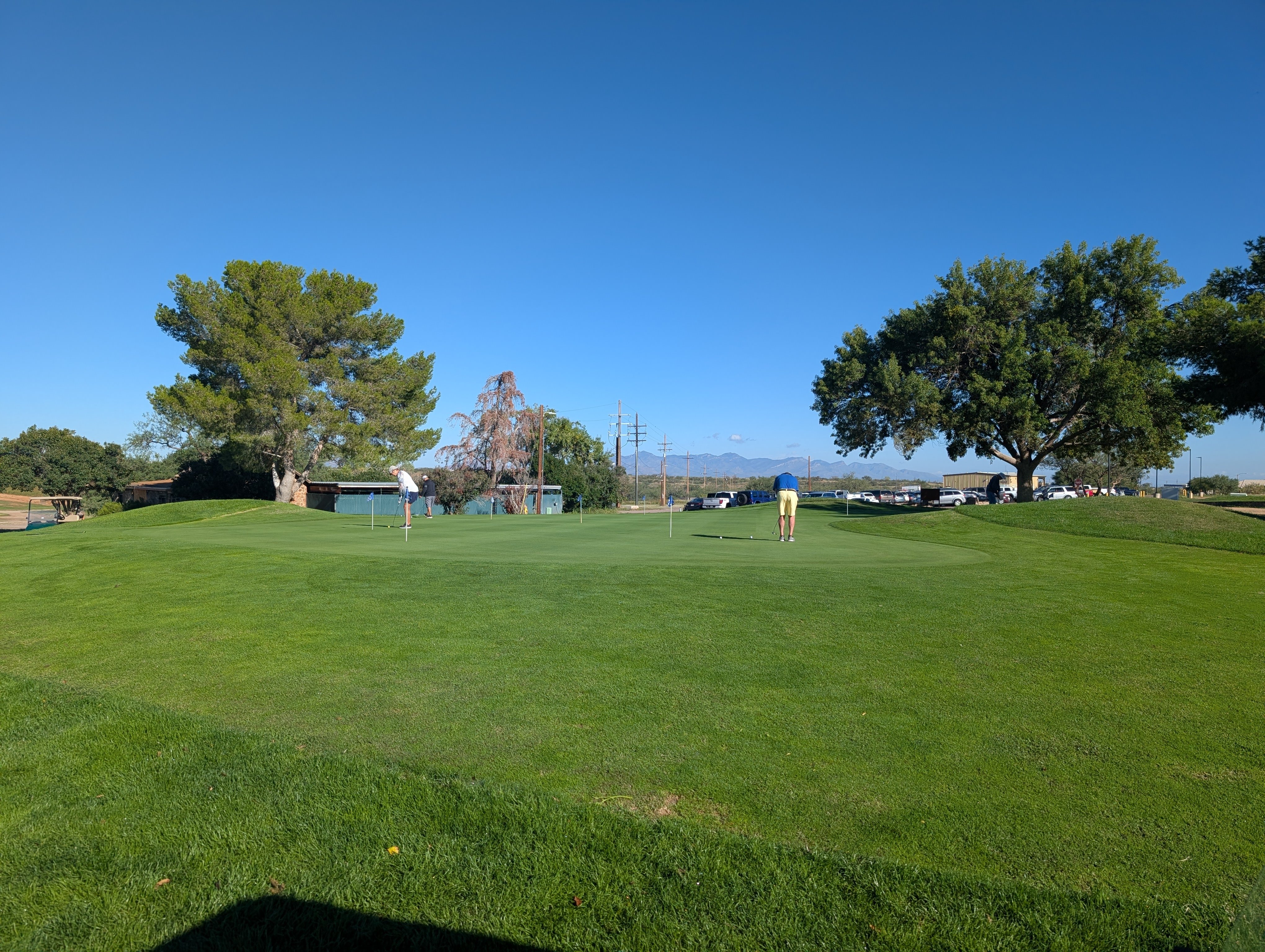 Barnes practicing his putting